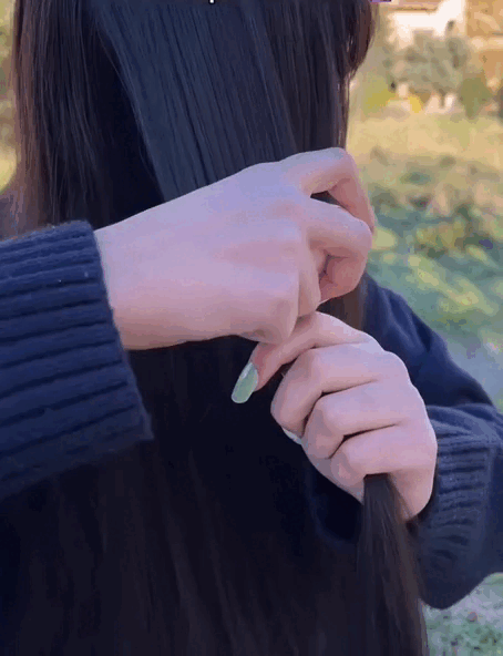 Aurellixa™ – Wireless Hair Straightening Comb
